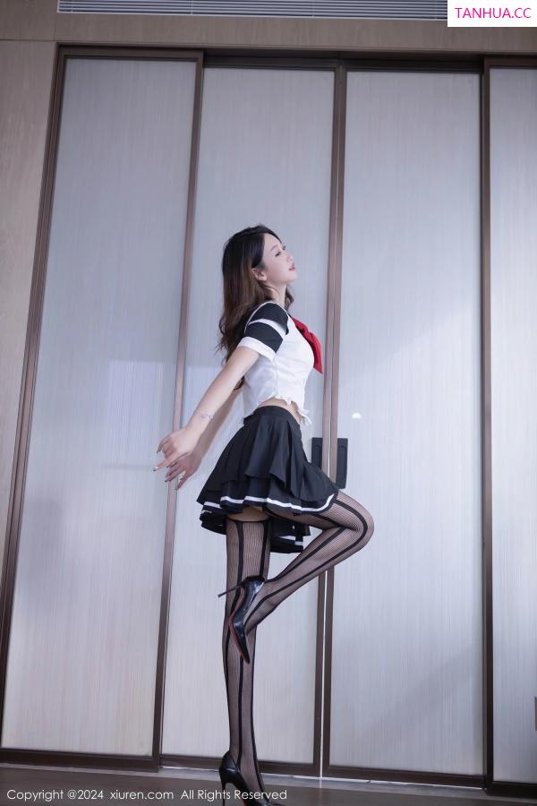 唐安琪  [XiuRen]高清写真图 2024.03.25 No.8287 唐安琪 黑丝美腿第4张图片